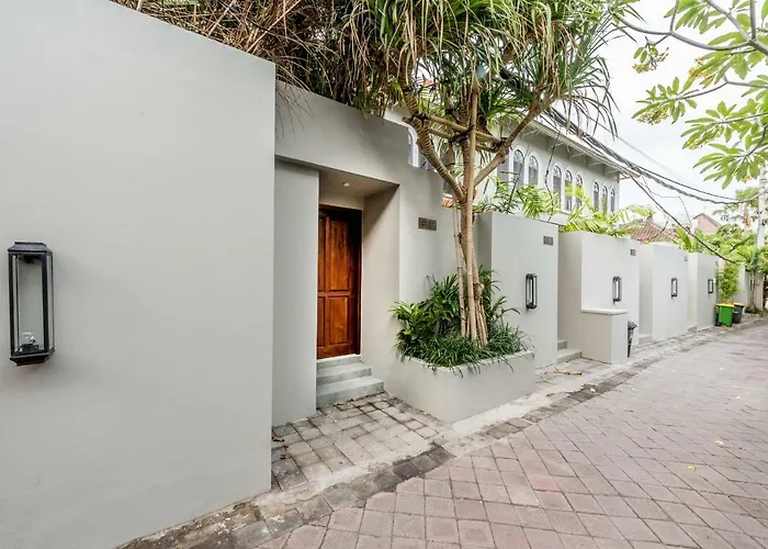 1 Bedroom 5 Min Walk To Villa *
